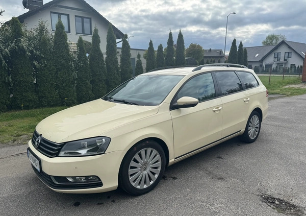 Volkswagen Passat cena 21900 przebieg: 337000, rok produkcji 2014 z Jaworzno małe 137